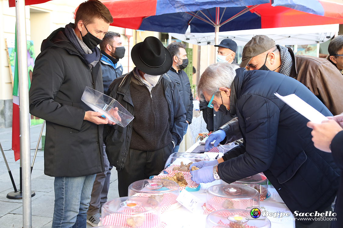 VBS_5922 - 10.ma Fiera Nazionale del Tartufo e Fiera dei Santi.jpg